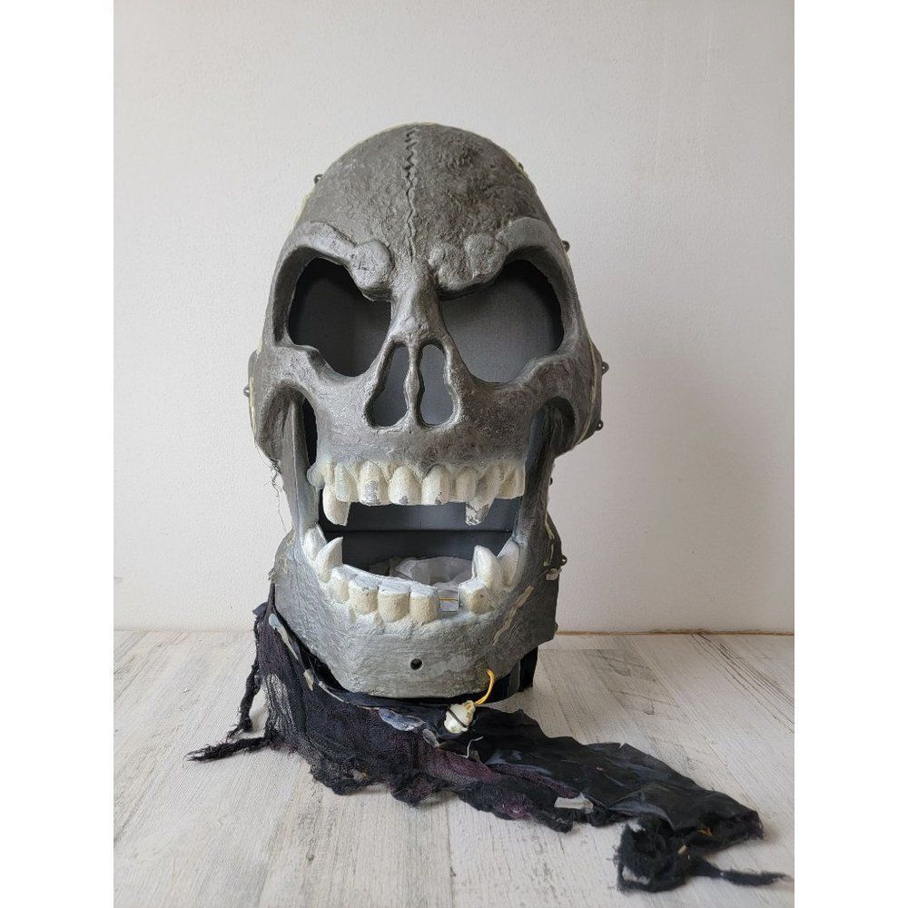 Gemmy large AS IS  animated skeleton face Halloween prop decor scary
